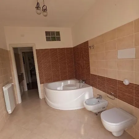 Suite Franziska Lift & Ac A Ballaro 1 * Palermo