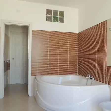 Suite Franziska Lift & Ac A Ballaro 1 * Palermo