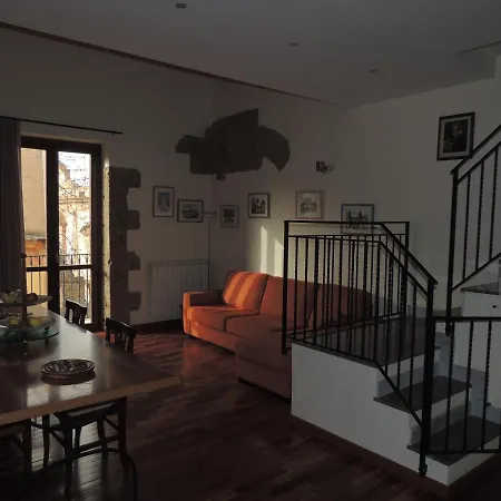 Suite Franziska Lift & Ac A Ballaro 1 * Palermo