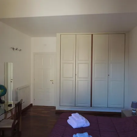 Suite Franziska Lift & Ac A Ballaro 1 Vendégház Palermo
